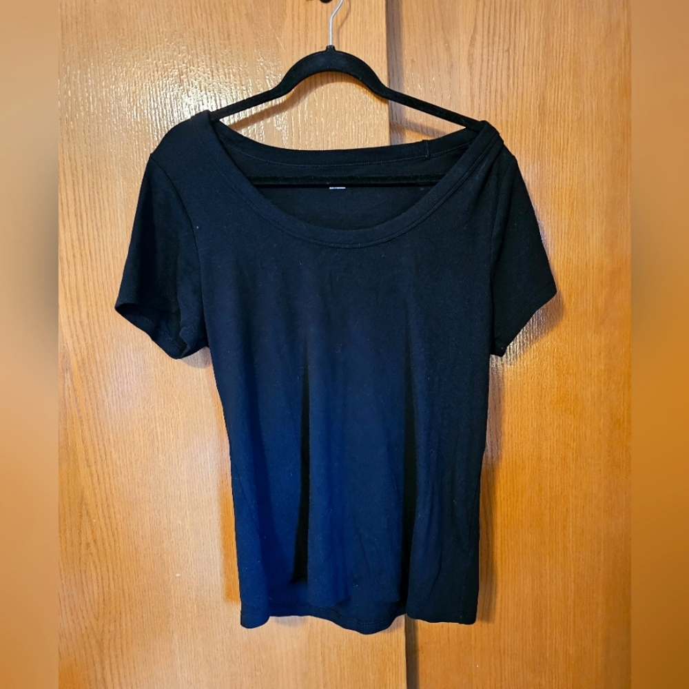 Fitted Ribbed Tee (black)